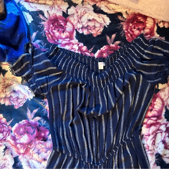 A blue and white striped jumper💙🤍 - Picture 5 of 6